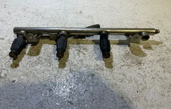 Audi A4 S4 B6 8E 8H Fuel main line pipe 06B133317N