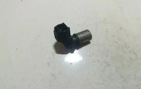 Volvo S80 Crankshaft position sensor 8627355 029600-1210