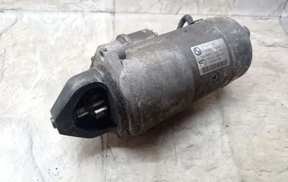 BMW 5 E39 Starter motor 2247391