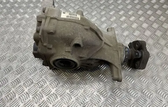 BMW 5 G30 G31 G38 Rear differential 8624221