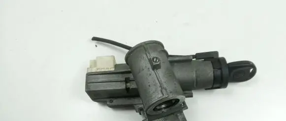 Volkswagen Sharan Ignition lock P012106 M1646