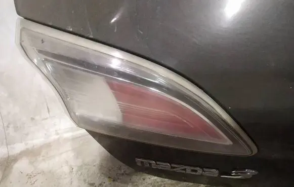Tailgate rear/tail lights