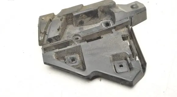 Volvo C30 Front bumper mounting bracket 31214885