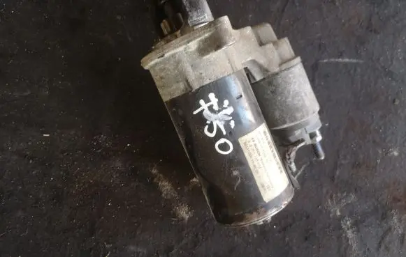Fiat 500L Starter motor 51810307 0001138012