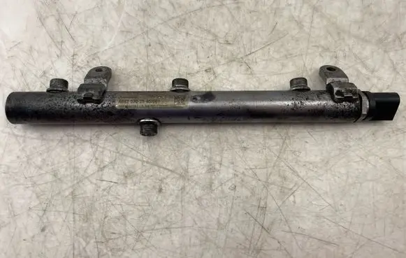 Mercedes-Benz E W211 Fuel main line pipe A6420702595