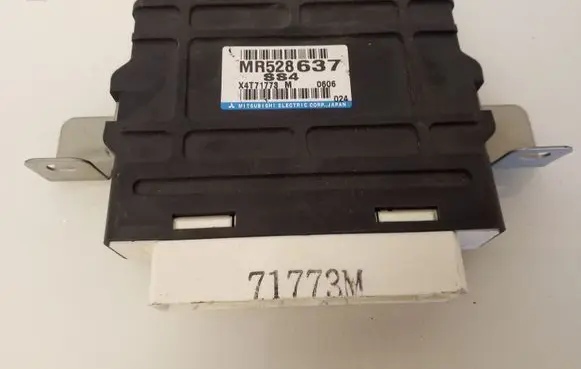 Mitsubishi Pajero Other control units/modules MR528637 X4T71773M 0606