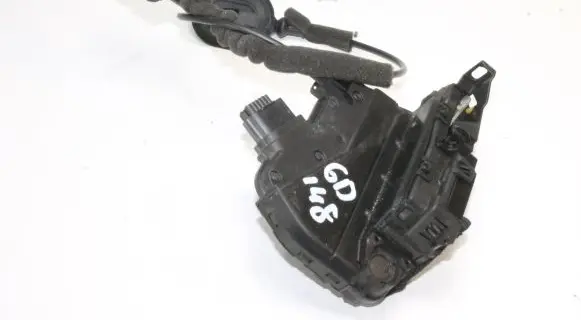 Renault Captur II Rear door lock 805023047R