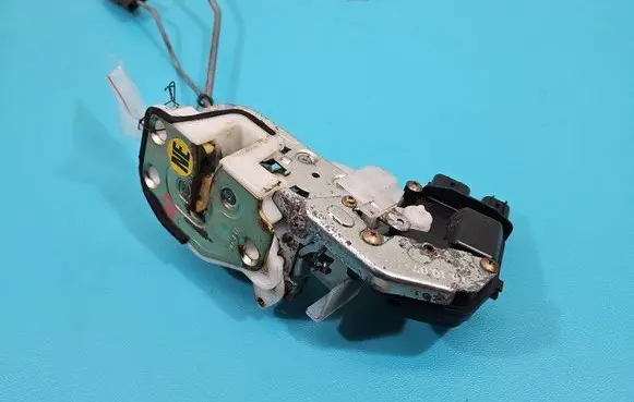 Honda HR-V Front door lock 4J08LH IMPRK1505358