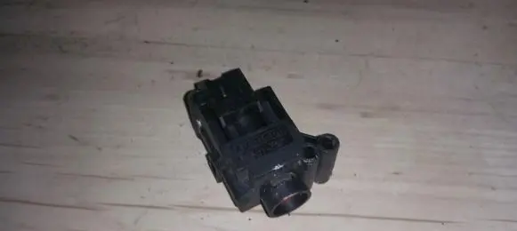 Ford Mondeo Mk III Fuel cut-off switch F2AB9341AA F2AB-9341-AA