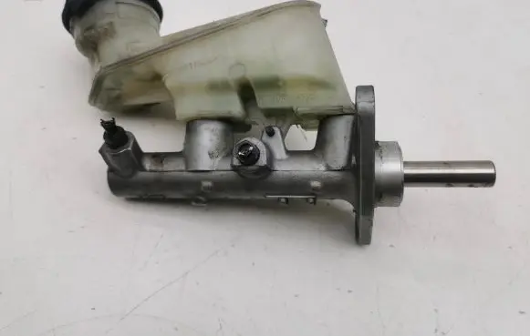 Honda Accord Master brake cylinder