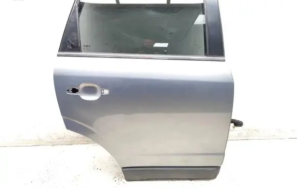 Opel Antara Rear door