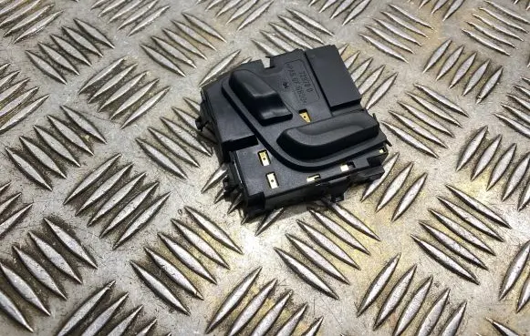 Mercedes-Benz E W212 Seat control switch A2048701958 03467816