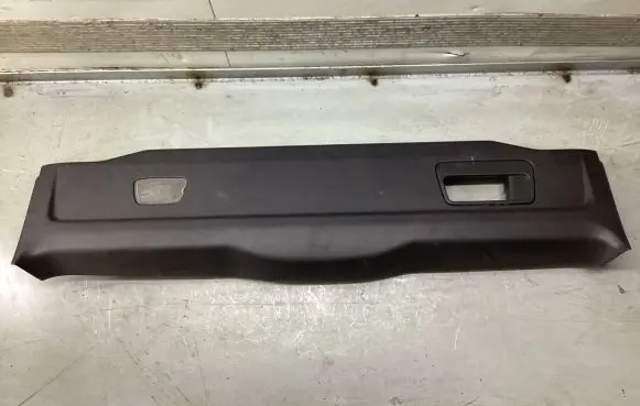Volvo XC90 Trunk/boot lower side trim panel 39875049 39875047 39875046