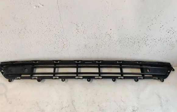 Volvo XC40 Front bumper lower grill 31449342