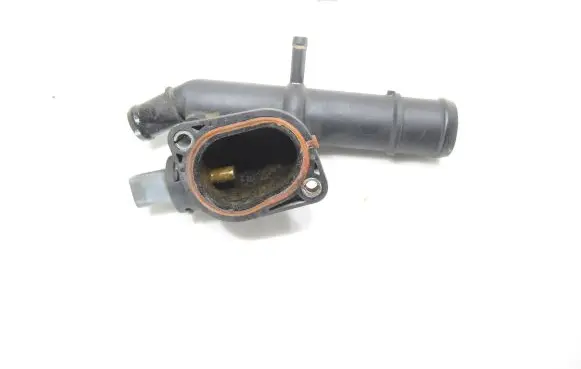Volkswagen PASSAT B6 Engine coolant pipe/hose 03L121132