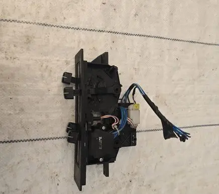 Nissan Terrano Climate control/heater control trim 