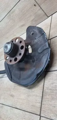 Mercedes-Benz E W211 Front wheel hub