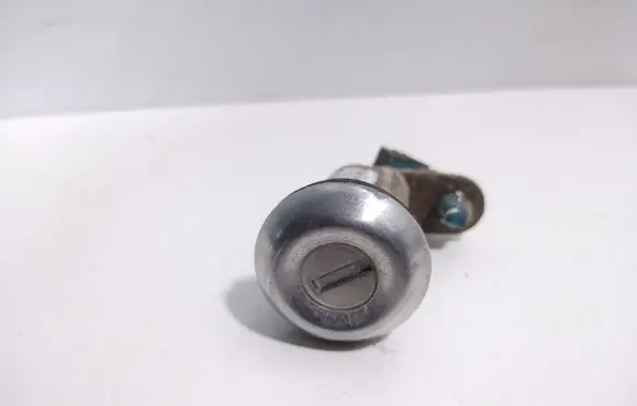 Ford E100 Tailgate exterior lock 