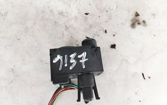 Wing mirror switch