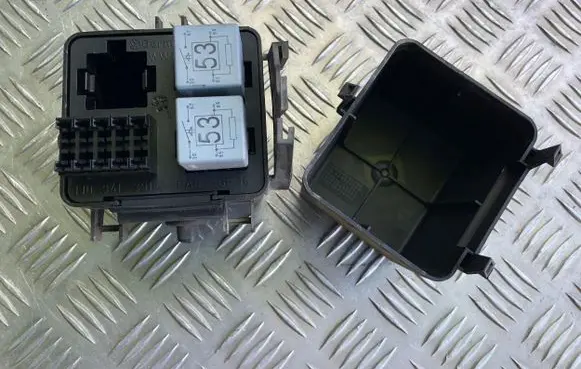 Audi A3 S3 8L Fuse box set 1J0941389B