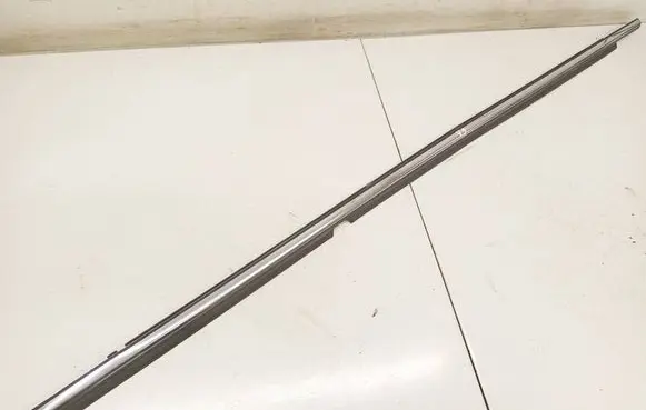Toyota Avensis T250 Rear door glass trim molding 