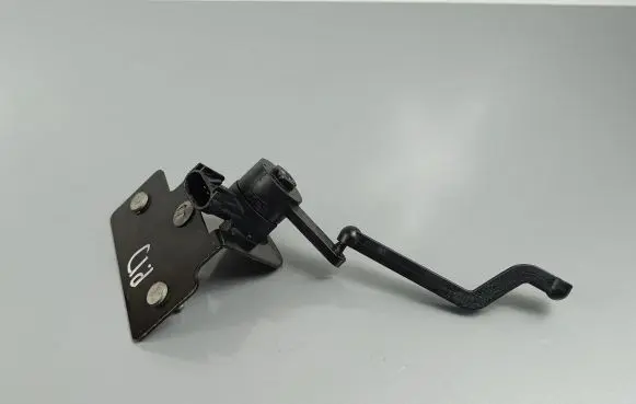 Jeep Cherokee Air suspension front height level sensor 682911903AC