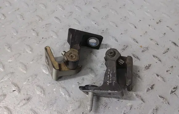 Rear door hinge set