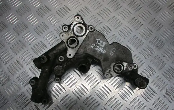 Toyota Avensis T250 Radiator mount bracket 