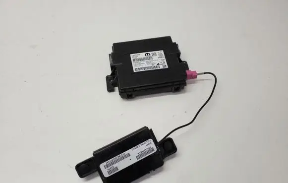 Chrysler Pacifica Keyless (KESSY) go control unit/module 935623087A 68453559AB
