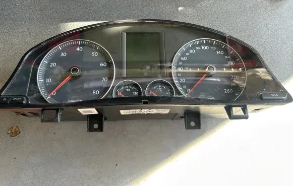 Volkswagen Golf V Speedometer (instrument cluster) 1K0920874A V0002000 0241710087700