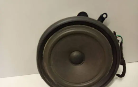 Audi A4 S4 B7 8E 8H Front door speaker 8E0035411
