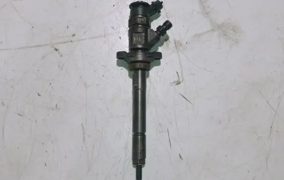 Ford Focus C-MAX Fuel injector 0445110297