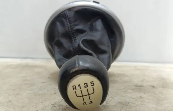 Skoda Roomster (5J) Gear lever shifter trim leather/knob 5J0711113B