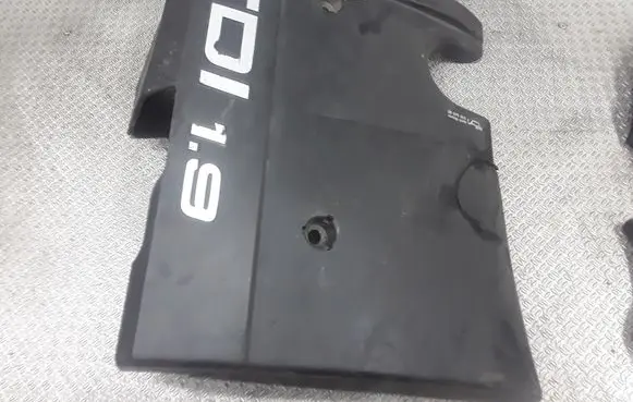 Volkswagen PASSAT B5 Engine cover (trim) 028103935NT