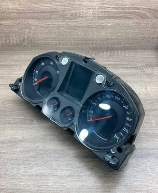 Volkswagen PASSAT B6 Speedometer (instrument cluster) 3C0920871E