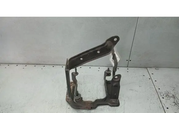 Volvo V50 Fender mounting bracket 3M513K738AC