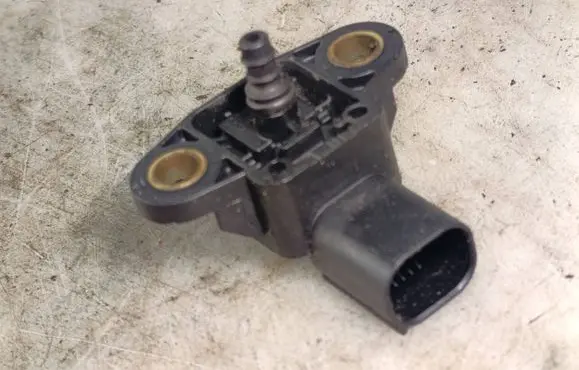 Mercedes-Benz E W212 Air pressure sensor A0101537228 0261230440 15T309B1524