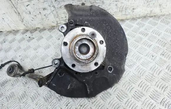 BMW 5 E60 E61 Front wheel hub 6760954