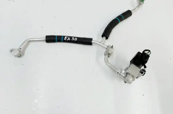 Volvo EX30 Air conditioning (A/C) pipe/hose X121310788