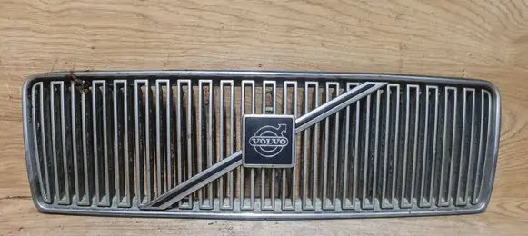Volvo 850 Front bumper upper radiator grill