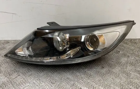 KIA Sportage Headlight/headlamp 921013U250