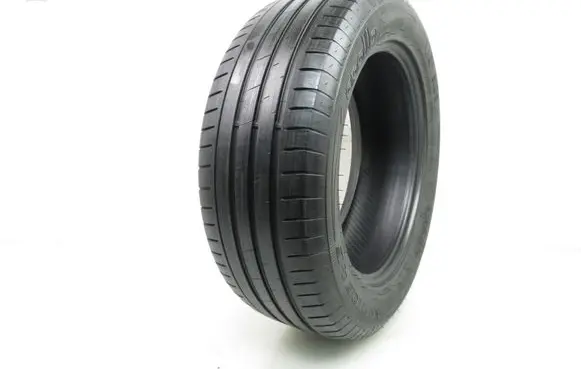 Volkswagen Golf V R16 summer tire 