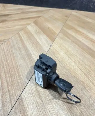 Mercedes-Benz B W245 Ignition lock 1695451908 04156921 1023160641406141