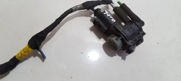 Volkswagen Transporter - Caravelle T5 Valve vacuum 1K0906283A