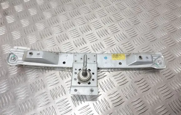 Rear door manual window regulator