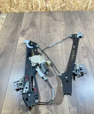 Mercedes-Benz CLS C219 Front door window regulator with motor 0130821432