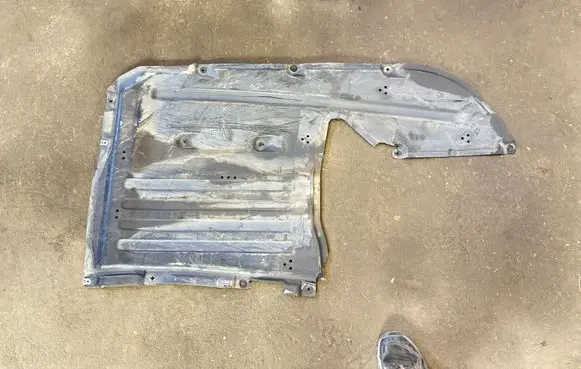 BMW 3 G20 G21 Engine splash shield/under tray 51164310 742817808