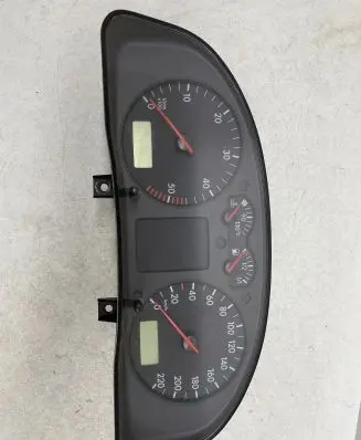 Volkswagen PASSAT B5 Speedometer (instrument cluster) 3B1919880C 1100089202