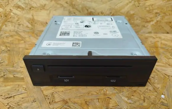 Volkswagen Passat Alltrack Radio/CD/DVD/GPS head unit 3Q0035846B VWZAZ2W0405600 1900351788