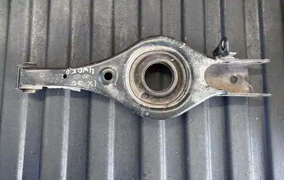 Hyundai ix35 Rear upper control arm/wishbone 552102Y100 4WD